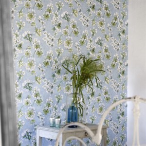 PAPEL PINTADO DESIGNERS PORCELAINE FLEUR ASSAM SKY